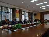 图片包含 室内, 天花板, 窗户, 桌子&#xA;&#xA;描述已自动生成