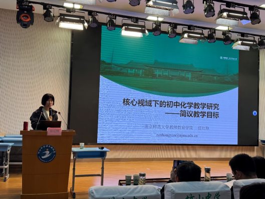 图片包含 游戏机, 桌子

AI 生成的内容可能不正确。